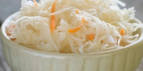 Kiseli kupus je gorak: razlozi kako ukloniti gorčinu